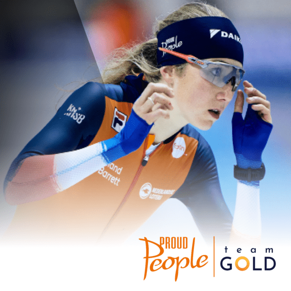 Sanne in 't Hoff schaatsend