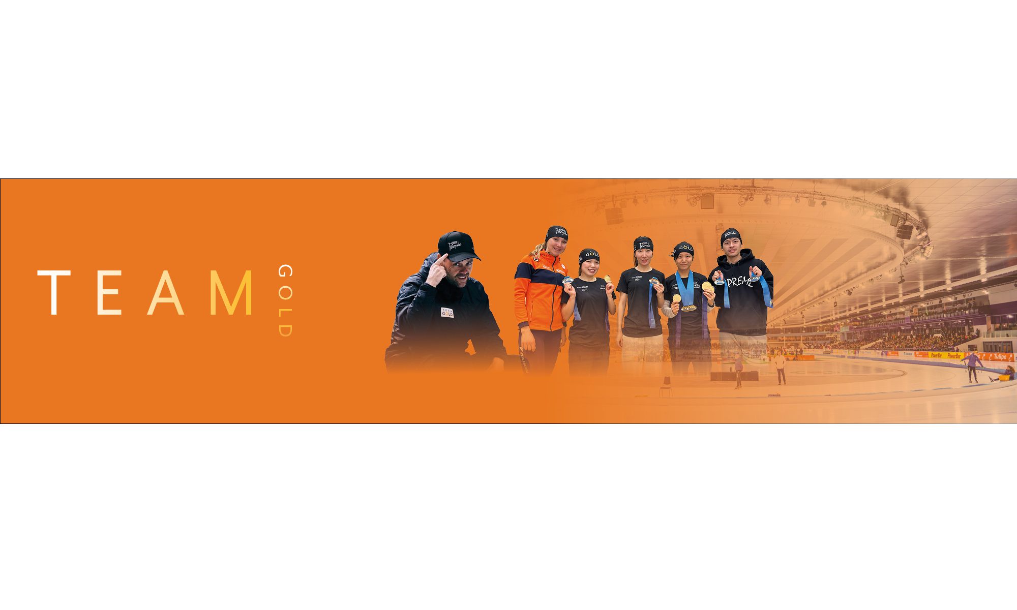 Team Gold banner met alle schaatsers