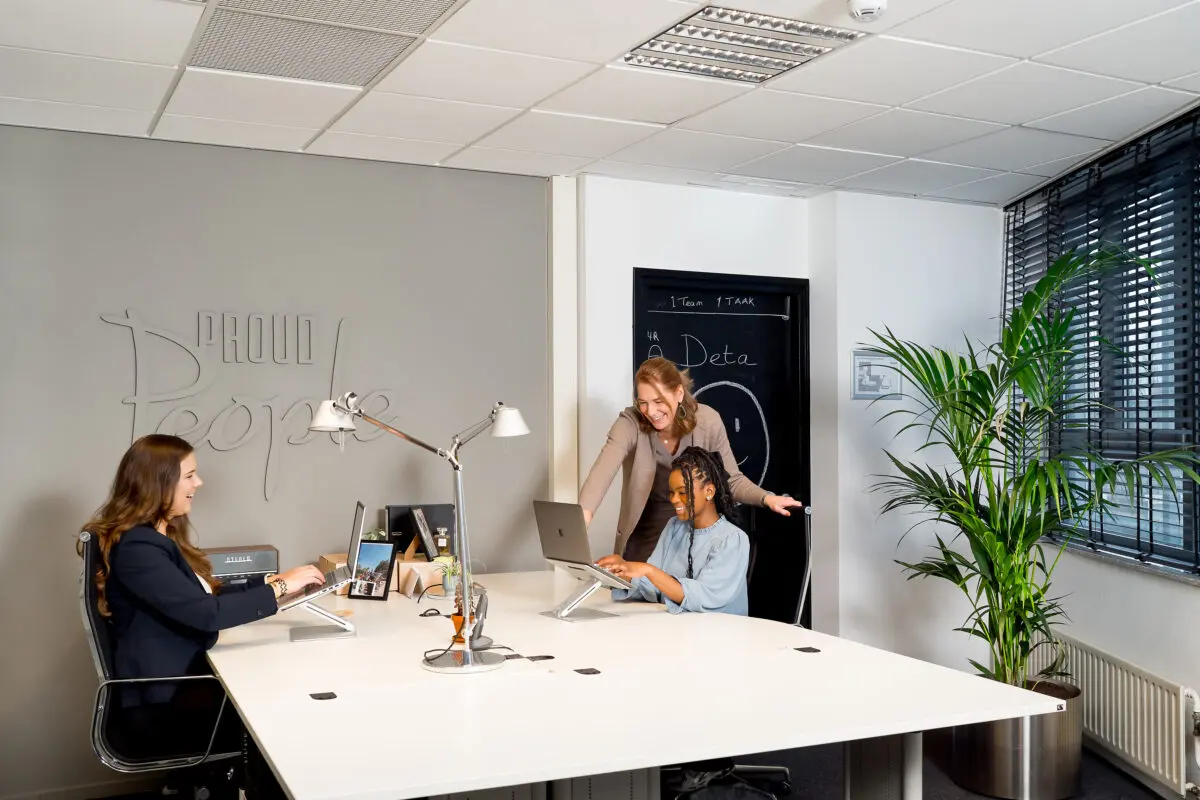 foto van nieuwe collega's die ingewerkt worden